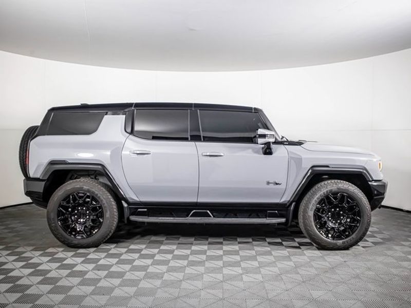 2025 GMC HUMMER EV 2X Upper Image 2