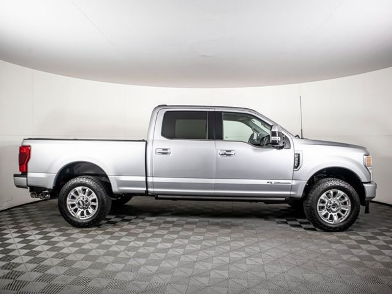 2022 Ford F-350 Super Duty Limited Crew Cab Upper Image 2