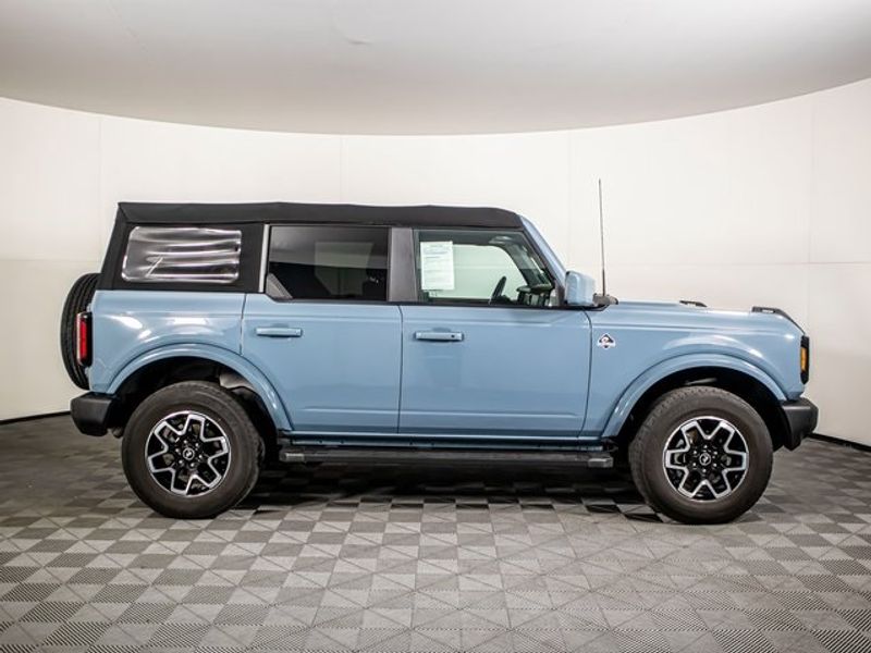 2022 Ford Bronco Outer Banks Advanced Upper Image 2