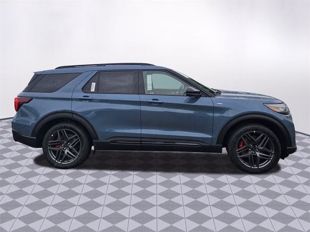 2025 Ford Explorer ST-Line Image 9