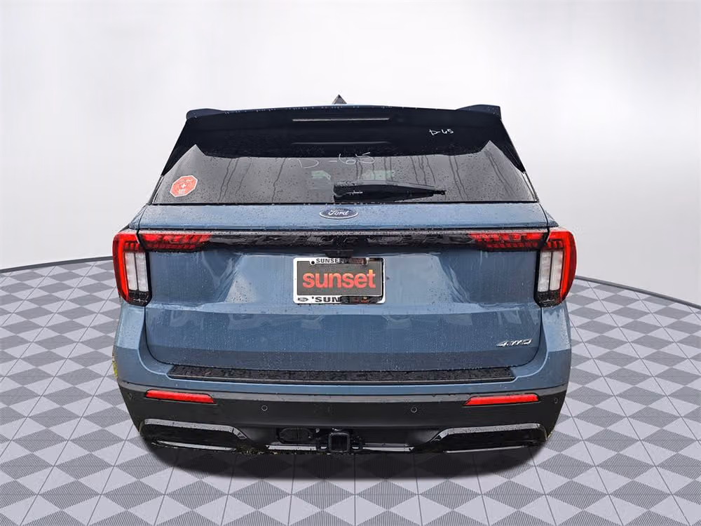 2025 Ford Explorer ST-Line Image 7