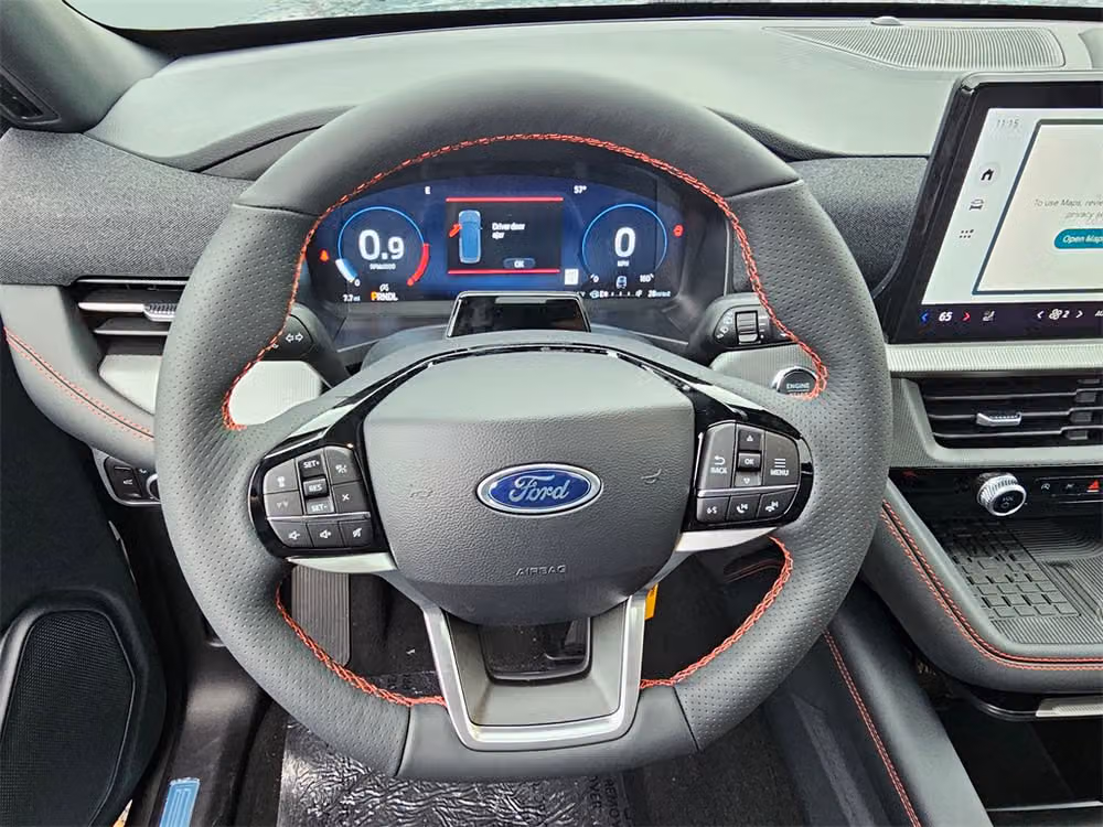 2025 Ford Explorer ST-Line Image 25