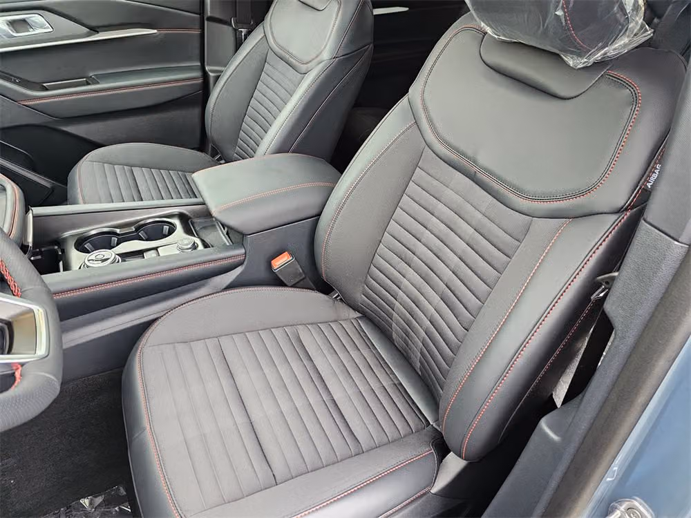 2025 Ford Explorer ST-Line Image 21
