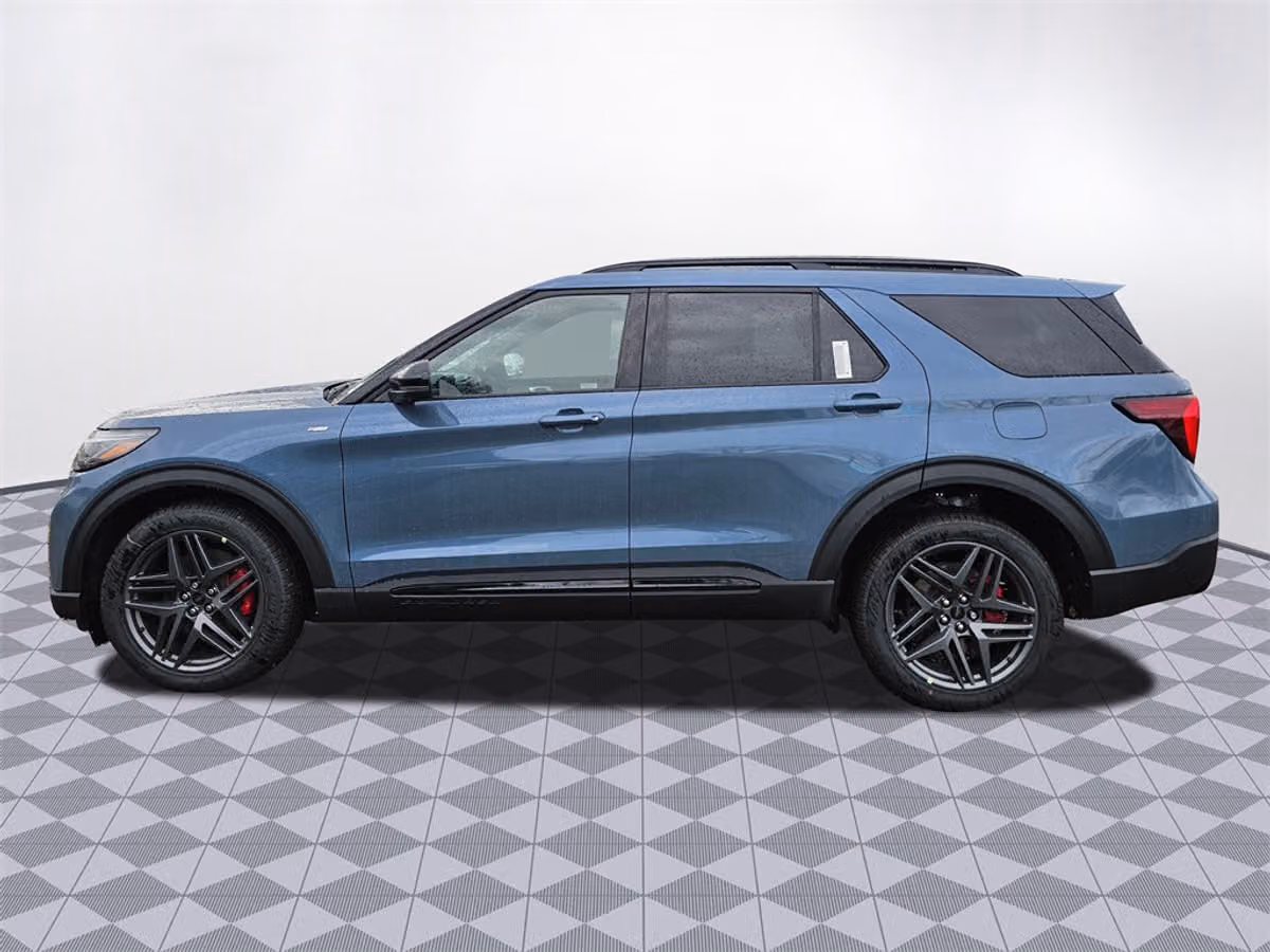 2025 Ford Explorer ST-Line Image 5