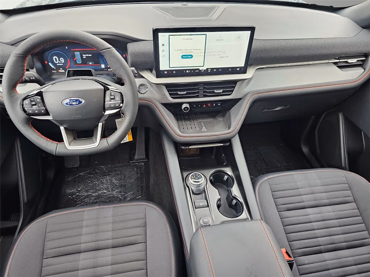 2025 Ford Explorer ST-Line Image 18