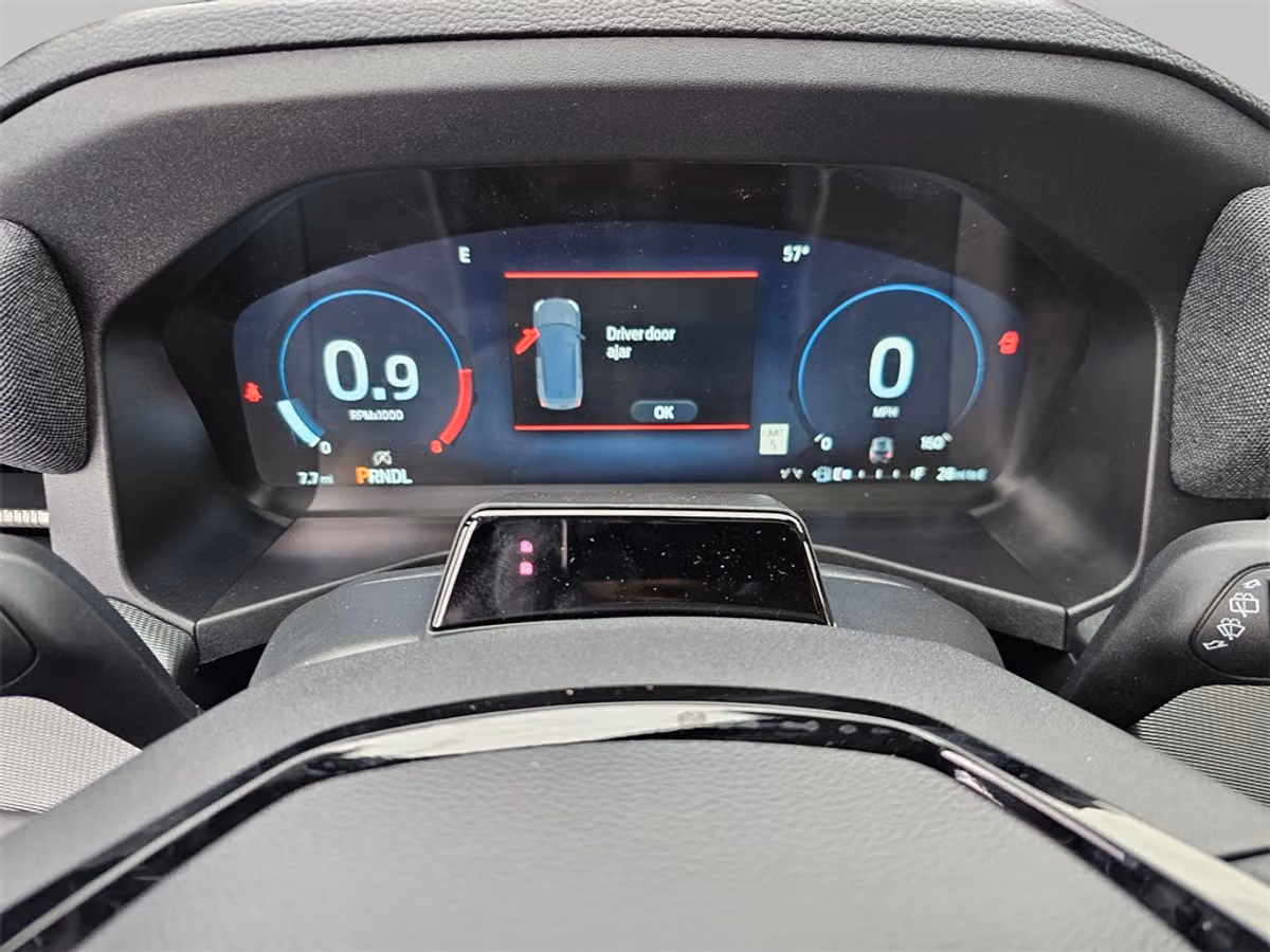 2025 Ford Explorer ST-Line Image 27