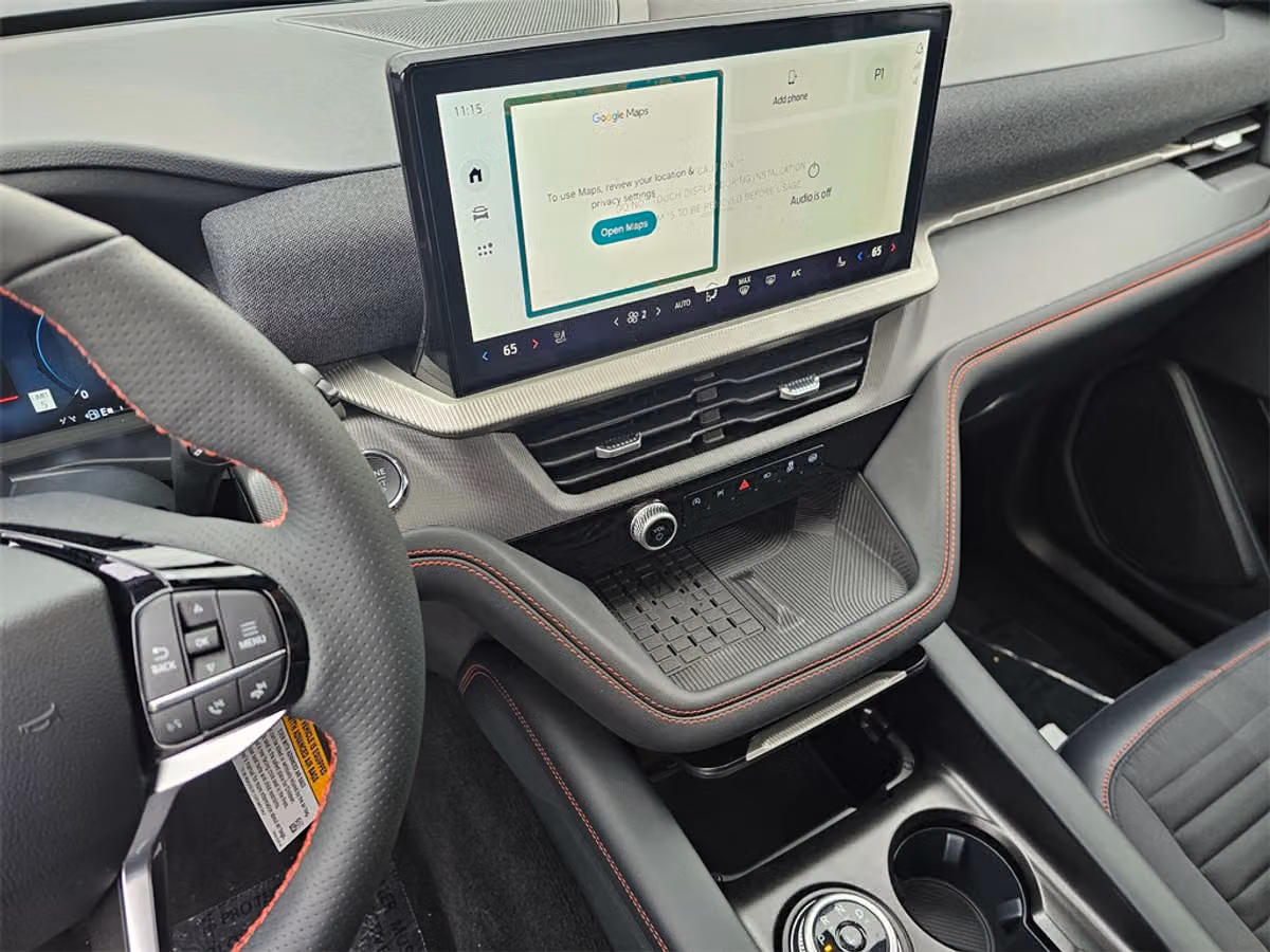 2025 Ford Explorer ST-Line Image 26