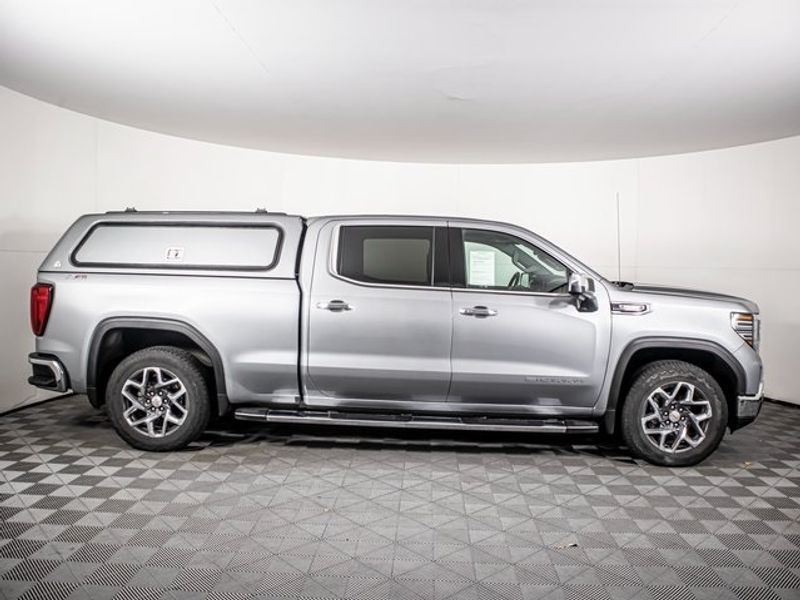 2023 GMC Sierra 1500 SLT Crew Cab Upper Image 2