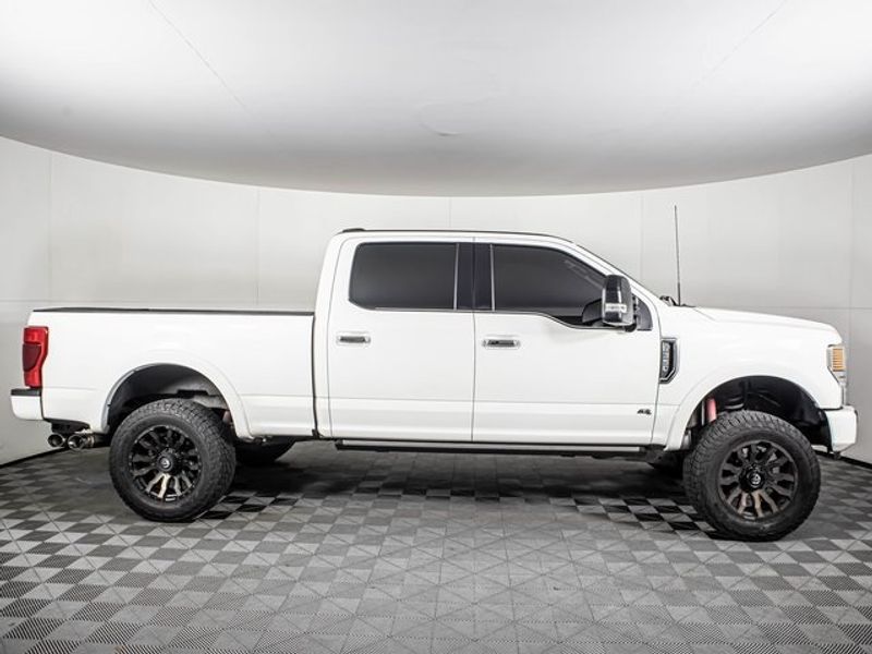 2022 Ford F-350 Super Duty Platinum Crew Cab Upper Image 2