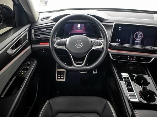 2024 Volkswagen Atlas Peak Edition SE 4Motion Lower Image 3