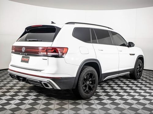 2024 Volkswagen Atlas Peak Edition SE 4Motion Lower Image 1