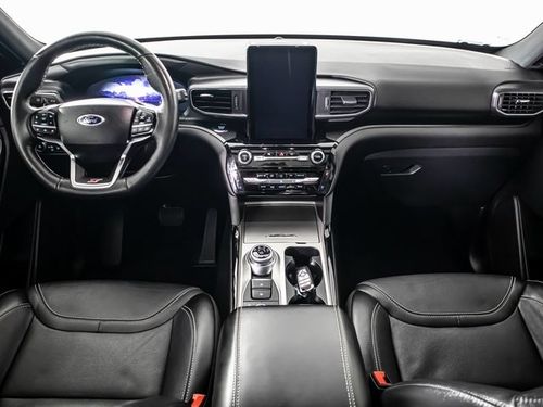 2023 Ford Explorer ST Lower Image 3