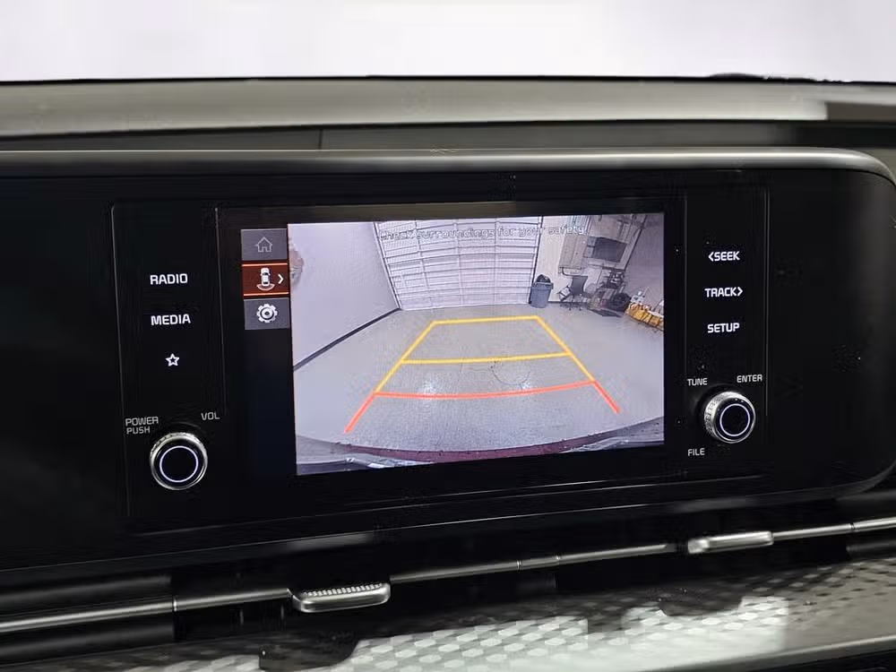 2024 Kia Carnival LX Passenger Image 29