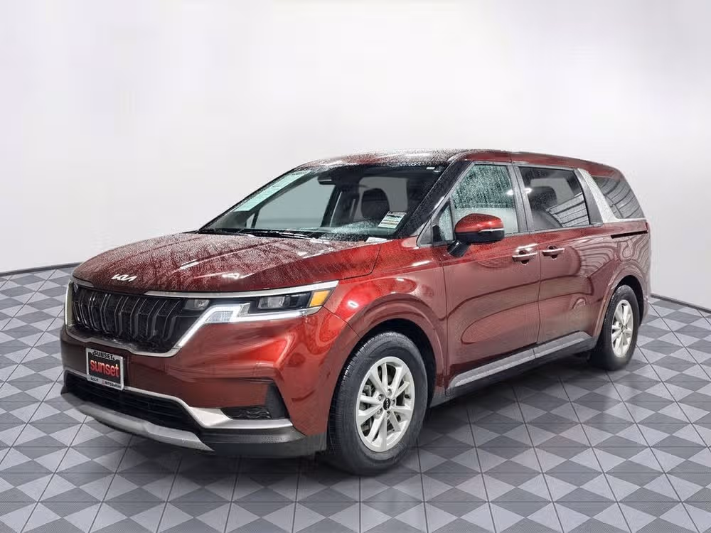 2024 Kia Carnival LX Passenger Image 3