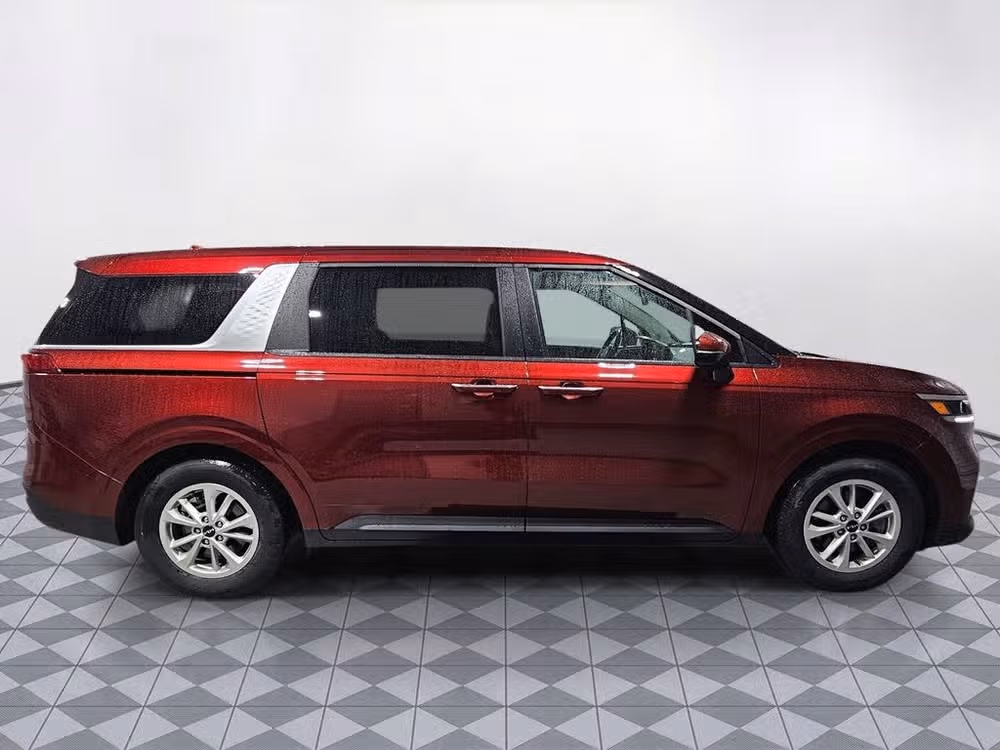 2024 Kia Carnival LX Passenger Image 11