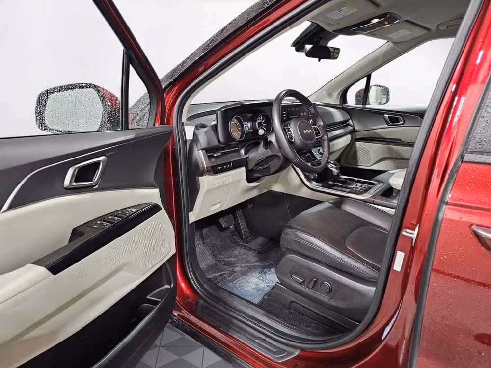 2024 Kia Carnival LX Passenger Image 20