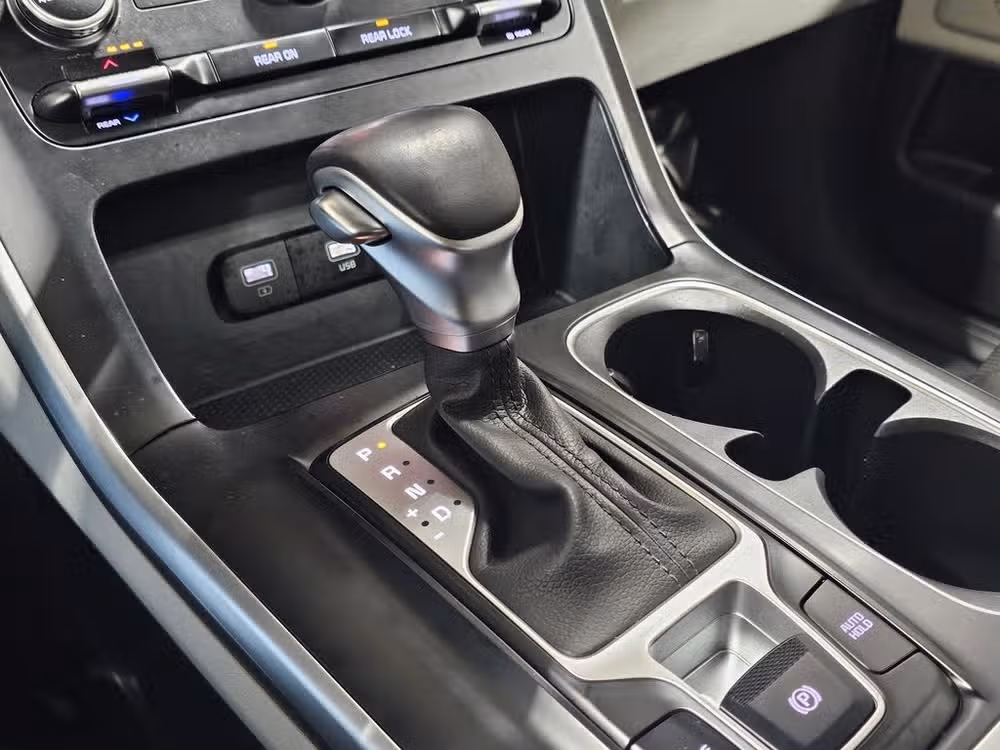 2024 Kia Carnival LX Passenger Image 32