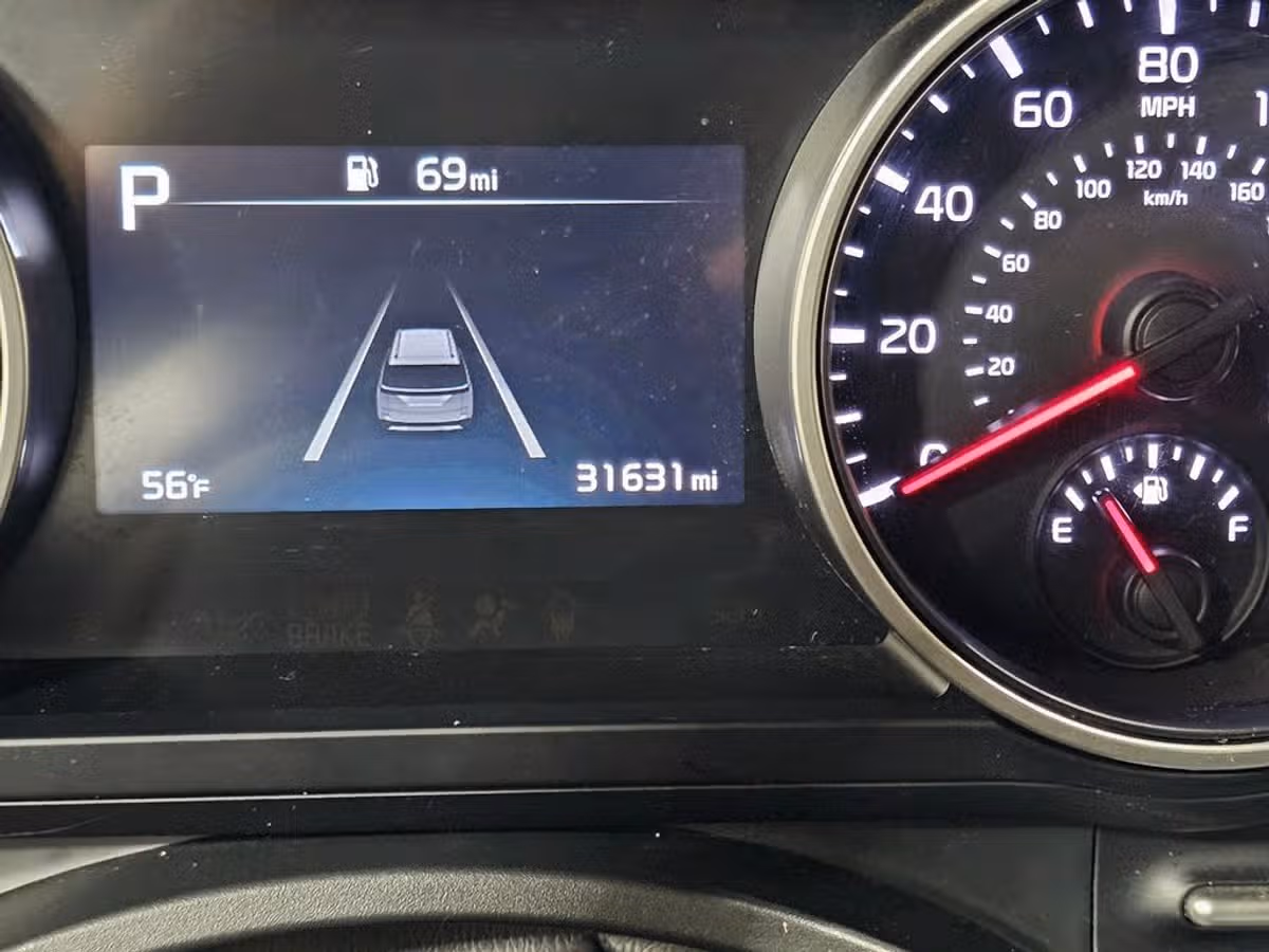 2024 Kia Carnival LX Passenger Image 27
