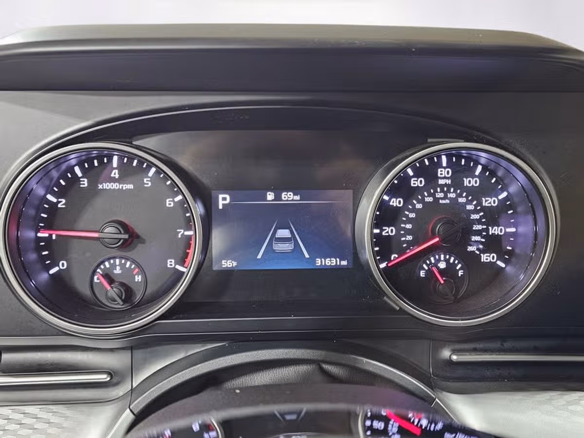 2024 Kia Carnival LX Passenger Image 26