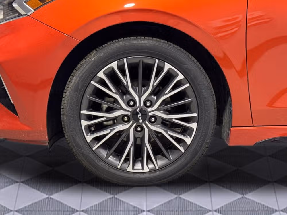2023 Kia Forte GT-Line Image 12