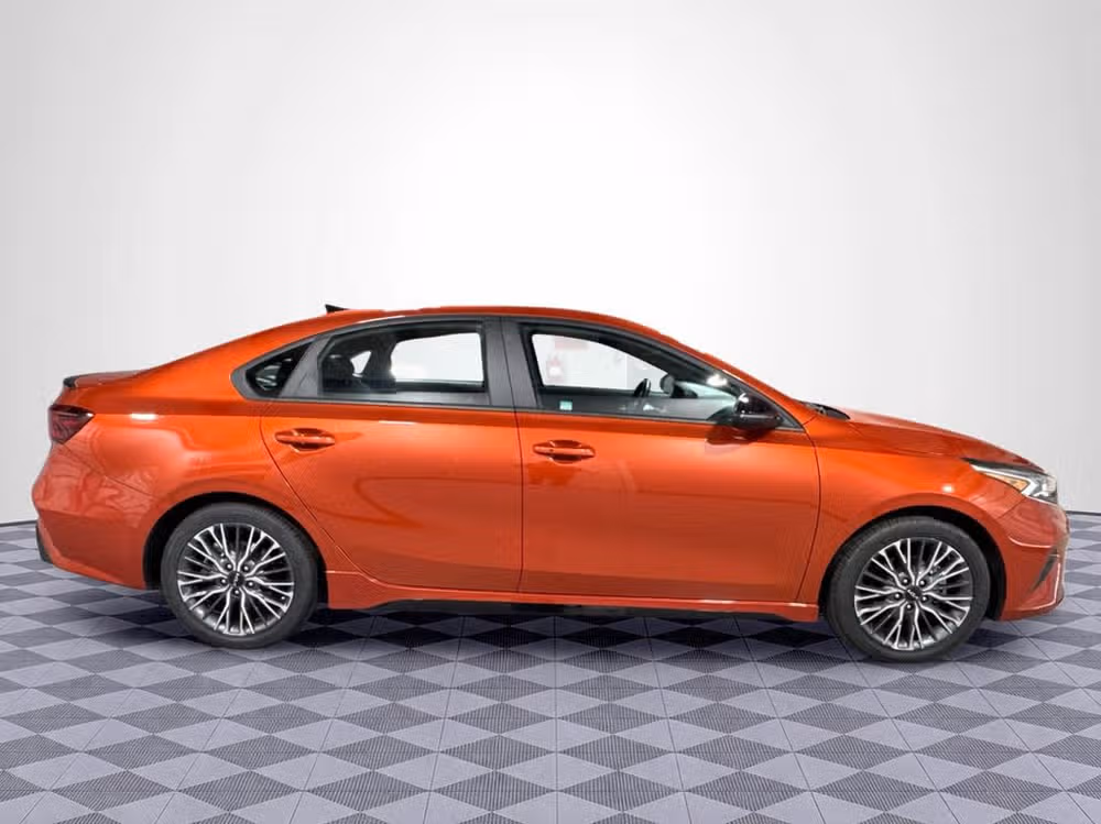 2023 Kia Forte GT-Line Image 2