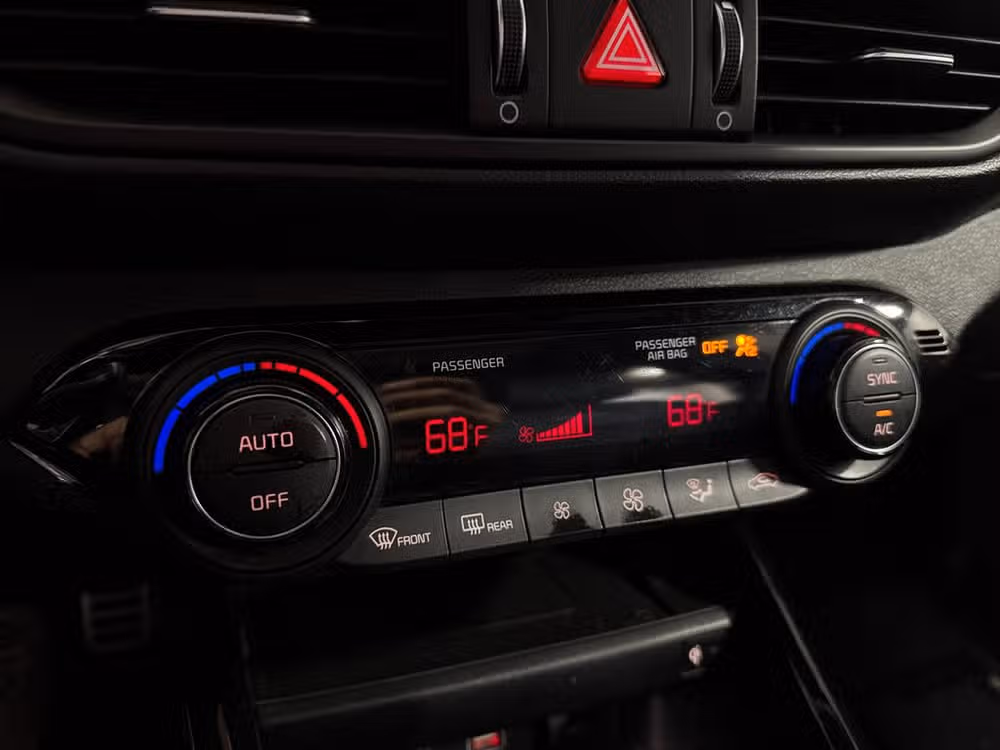 2023 Kia Forte GT-Line Image 26