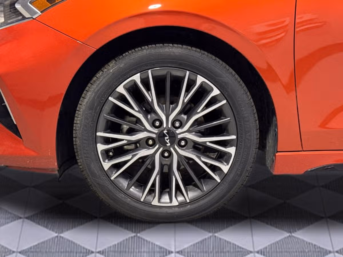 2023 Kia Forte GT-Line Image 12
