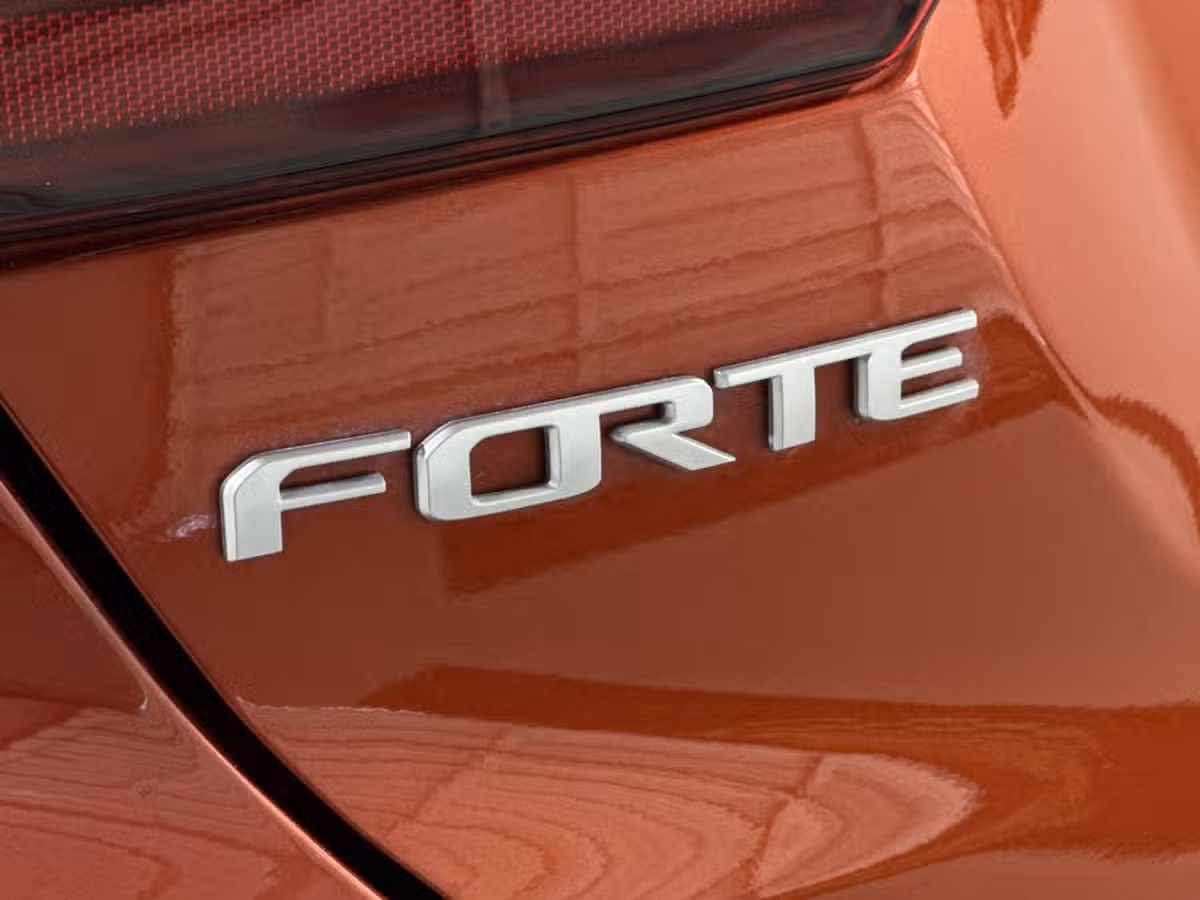 2023 Kia Forte GT-Line Image 13