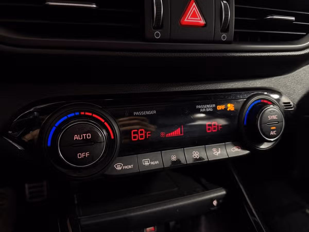 2023 Kia Forte GT-Line Image 26