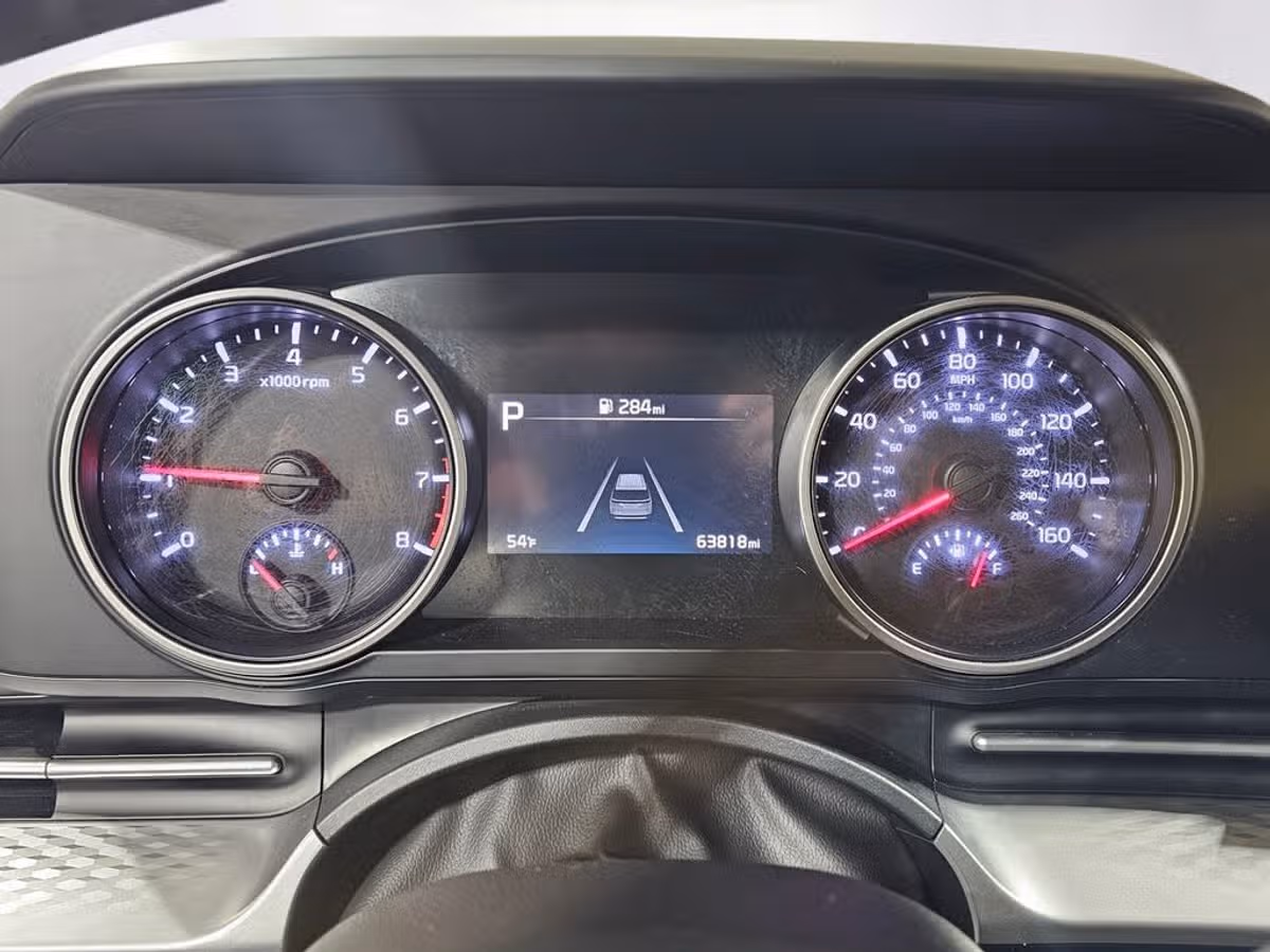 2024 Kia Carnival LX Passenger Image 26