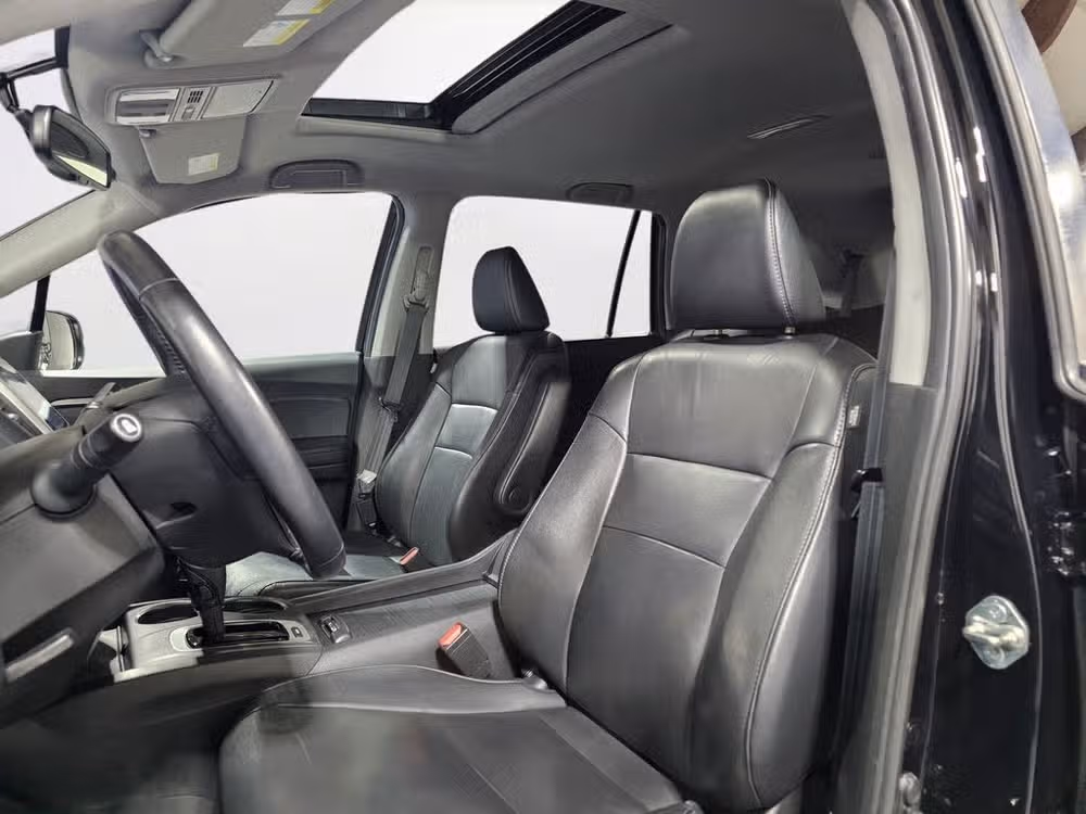2017 Honda Pilot EX-L Lower Image 2