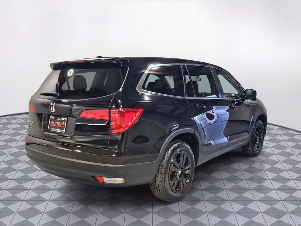 2017 Honda Pilot EX-L Image 10