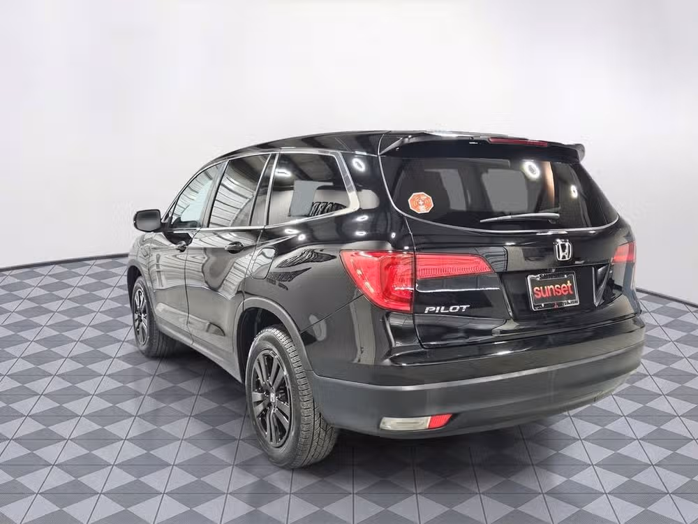 2017 Honda Pilot EX-L Image 8