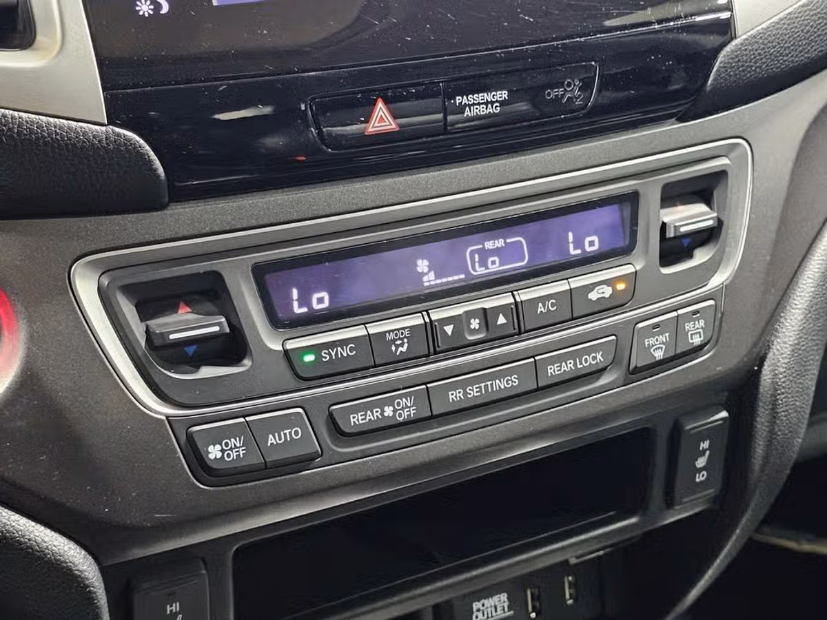 2017 Honda Pilot EX-L Image 30
