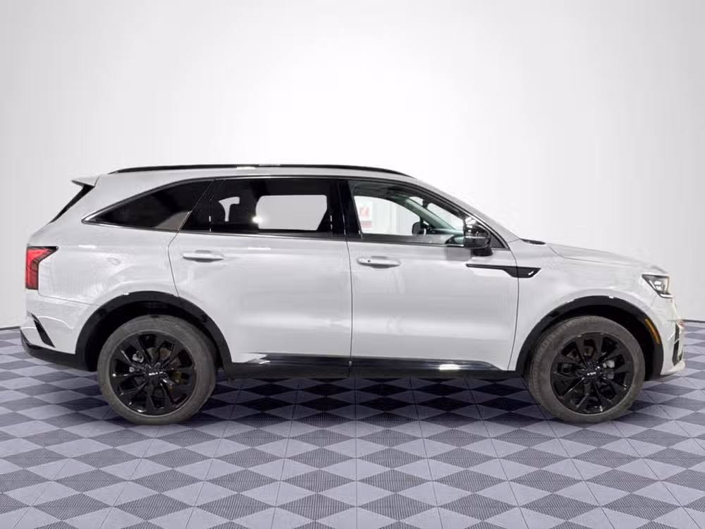 2023 Kia Sorento SX Image 2