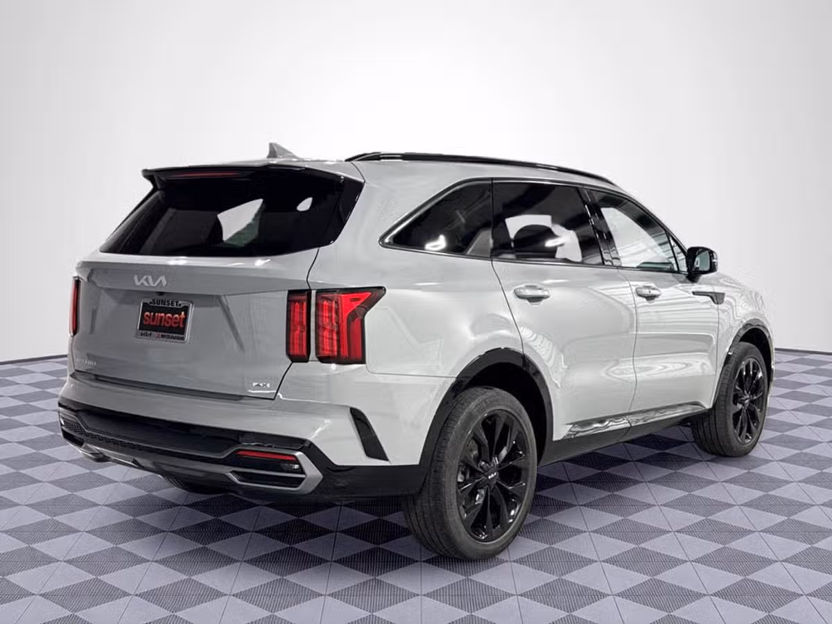 2023 Kia Sorento SX Image 3