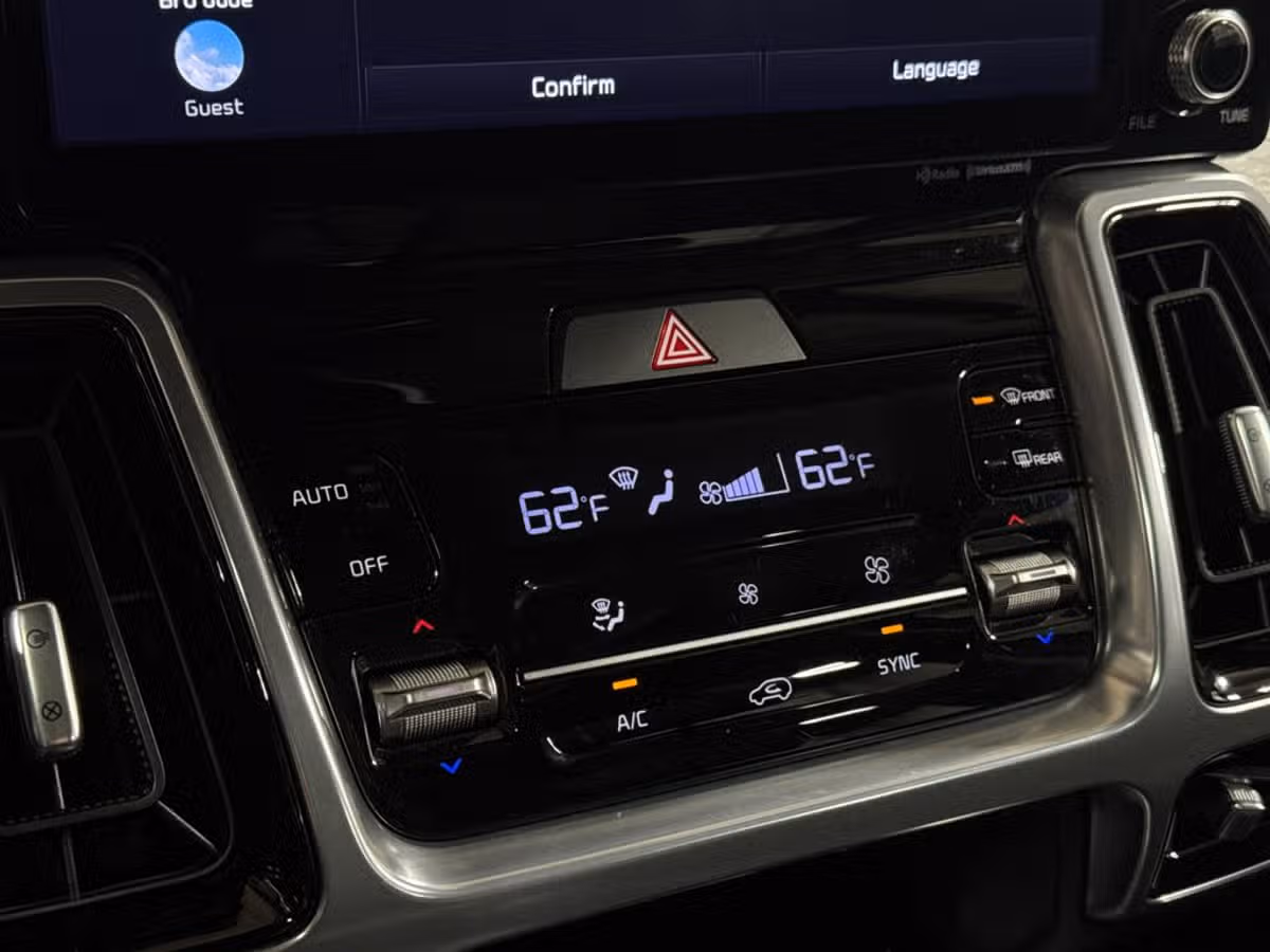 2023 Kia Sorento SX Image 23