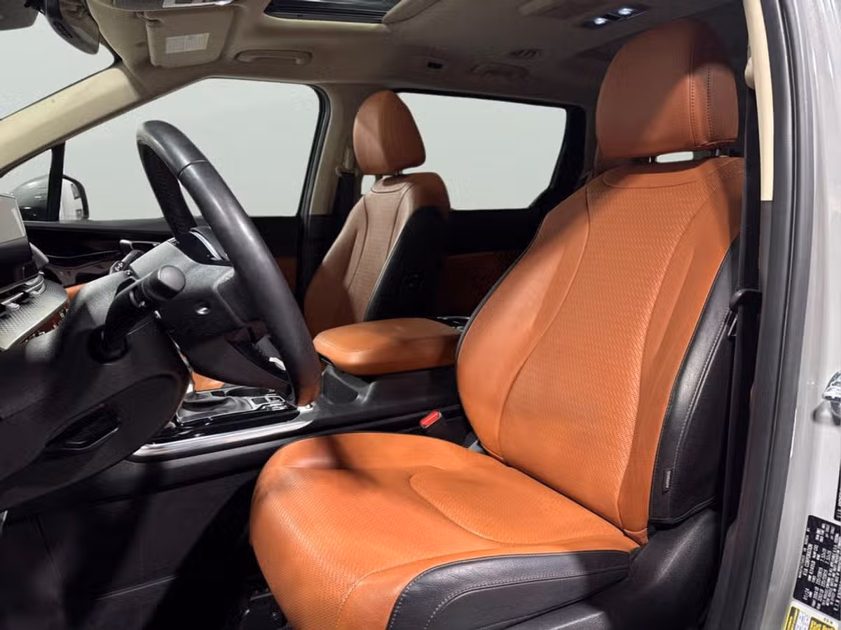 2024 Kia Carnival SX Prestige Image 4