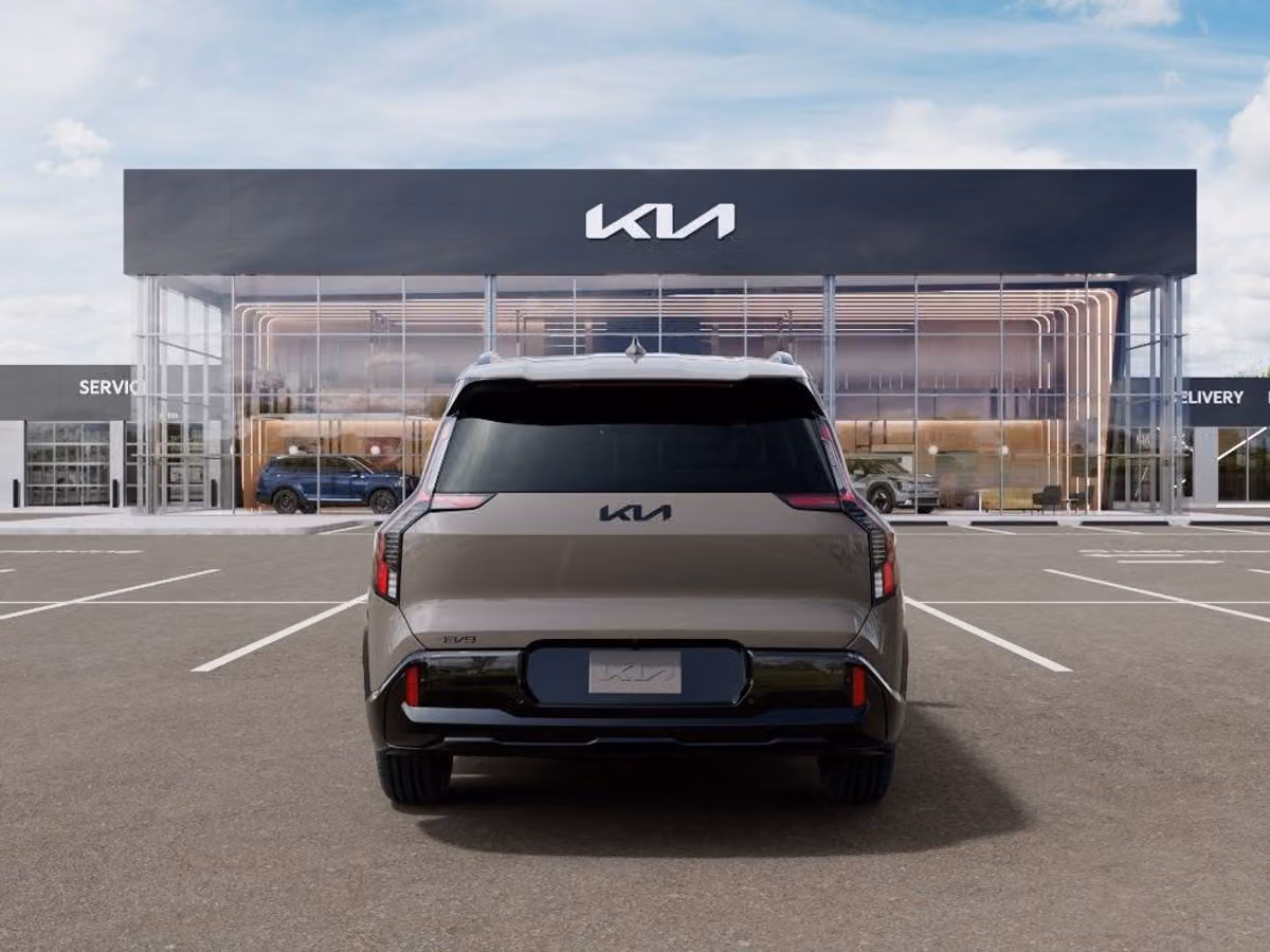 2026 Kia EV9 Land Image 5