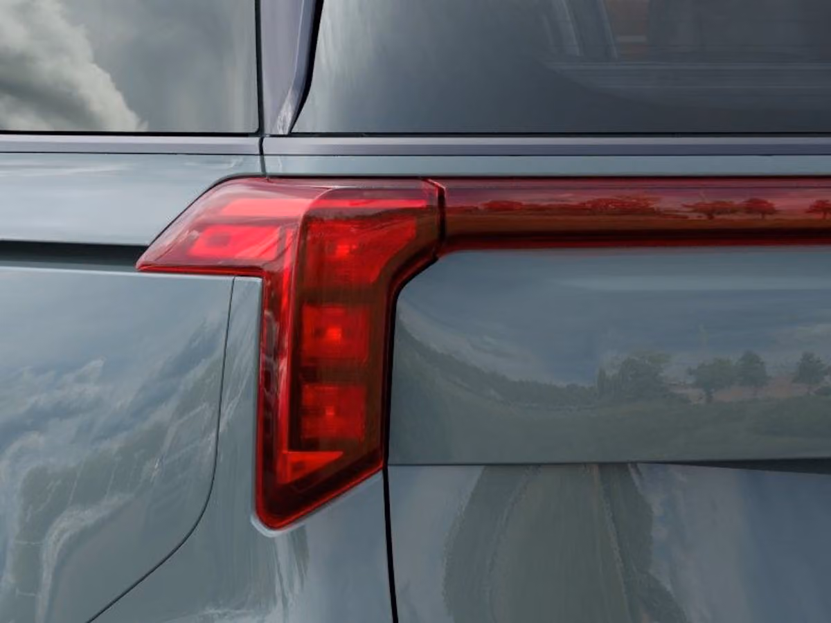 2027 Kia Carnival Hybrid SX Passenger Image 13