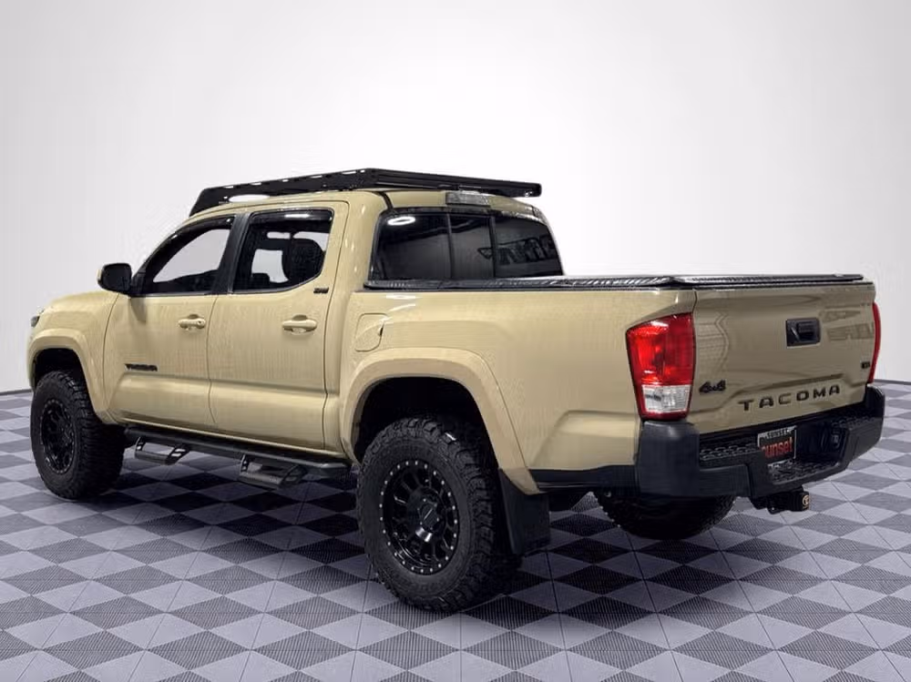 2017 Toyota Tacoma SR5 V6 Double Cab Image 7