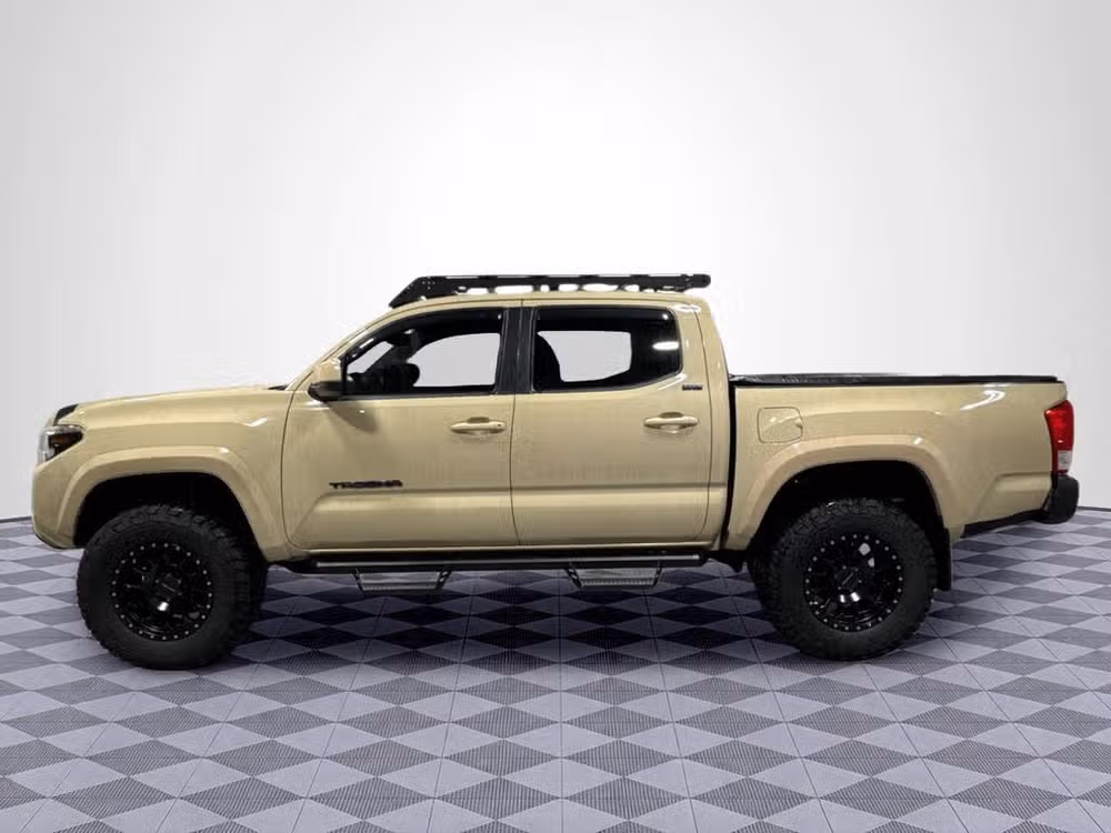 2017 Toyota Tacoma SR5 V6 Double Cab Image 8
