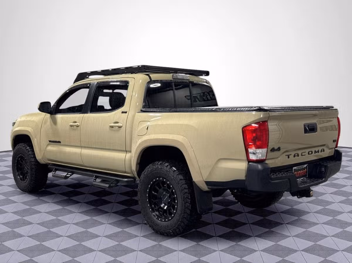 2017 Toyota Tacoma SR5 V6 Double Cab Image 7