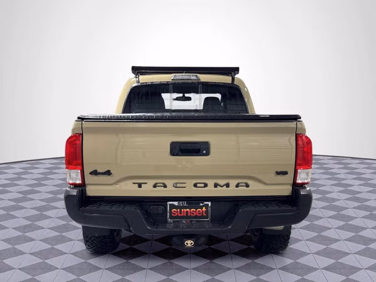 2017 Toyota Tacoma SR5 V6 Double Cab Image 6