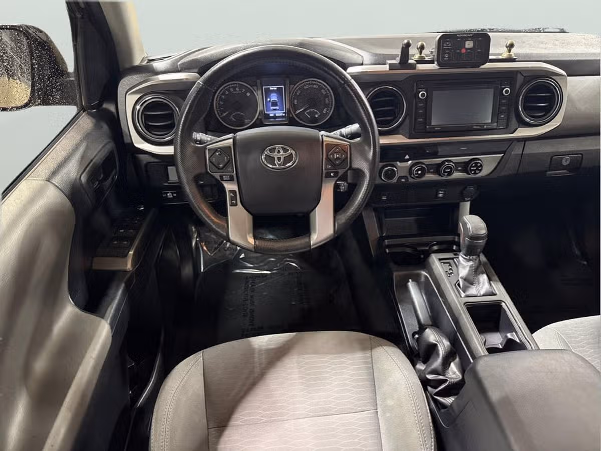 2017 Toyota Tacoma SR5 V6 Double Cab Image 16