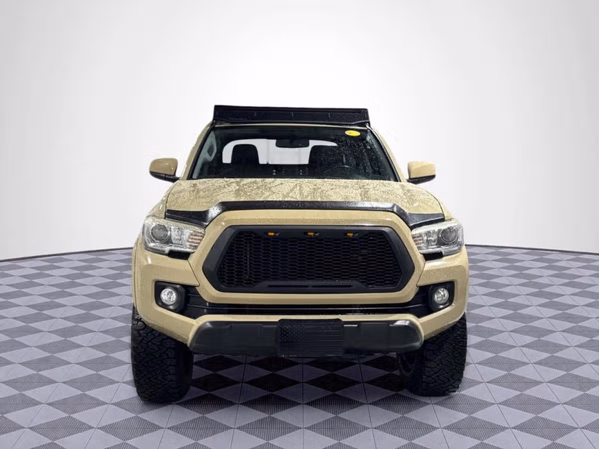 2017 Toyota Tacoma SR5 V6 Double Cab Image 10