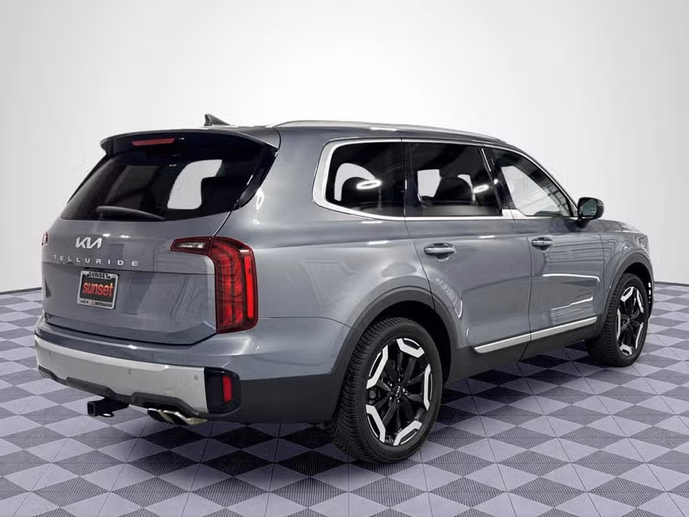2023 Kia Telluride S Image 3