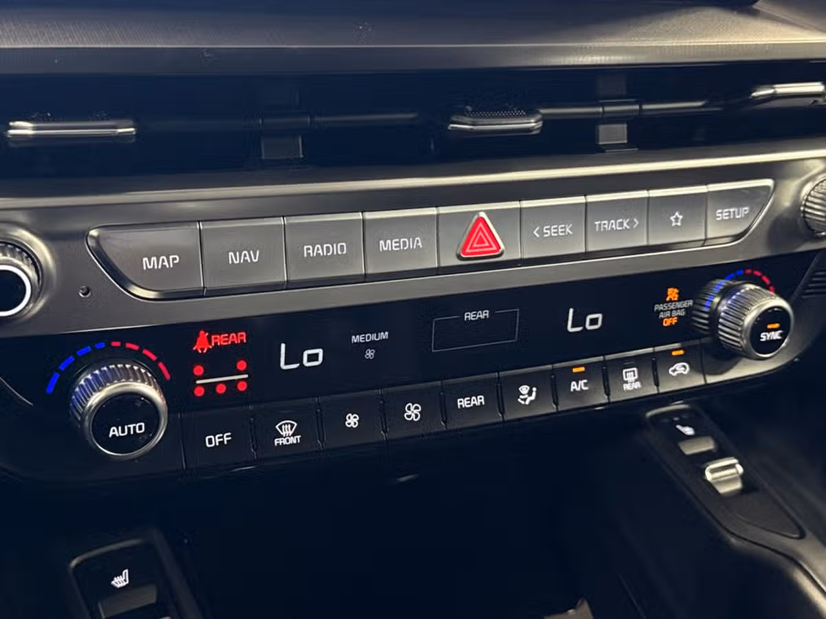 2023 Kia Telluride S Image 24