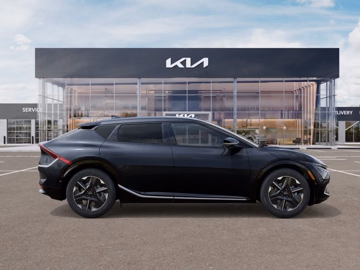2026 Kia EV6 Wind Crossover Image 3