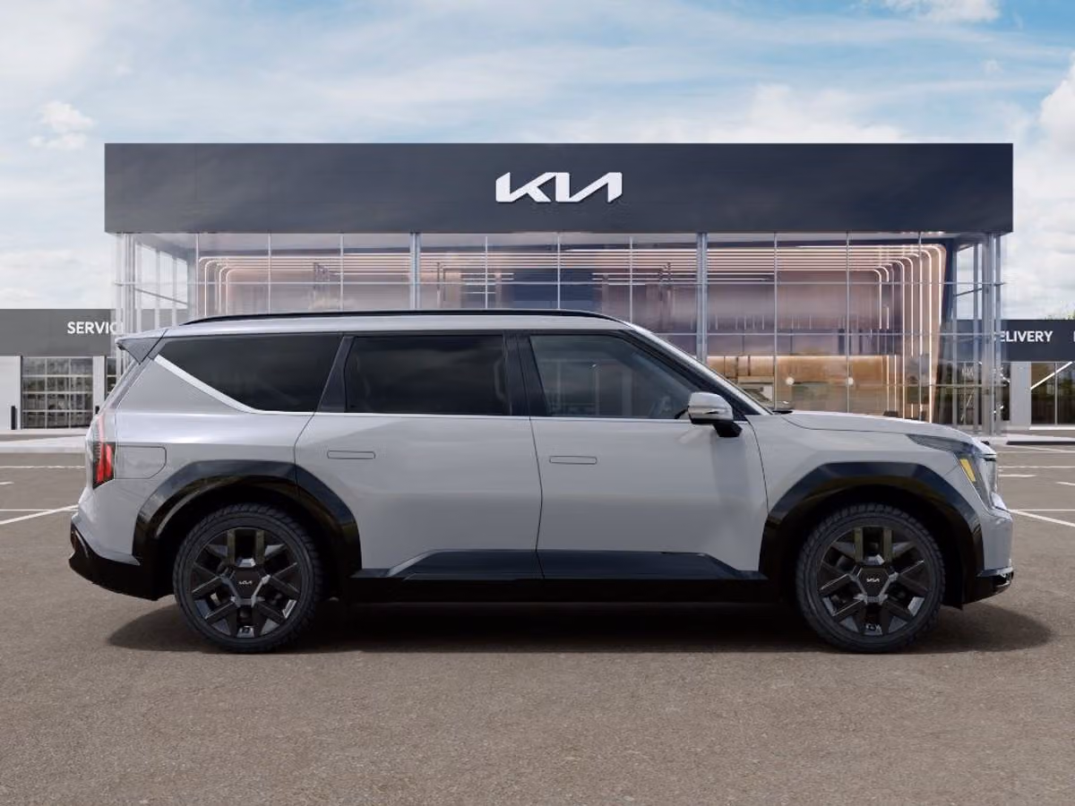 2026 Kia EV9 Land Image 3